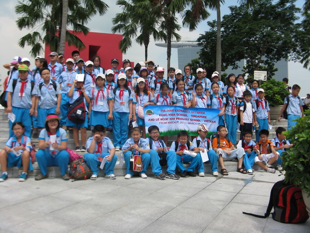 Study Trip of Students of Le Ngoc Han Primary School to Singapore, March 07-11, 2011