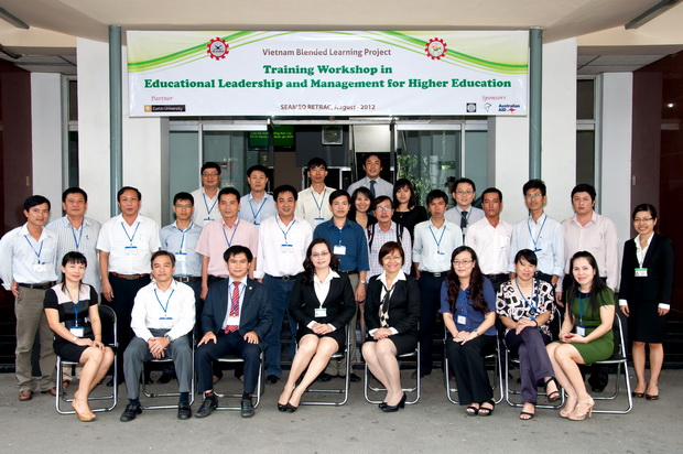 Training Courses in Leadership Skills for Mid-Level Managers at Higher Educational Institutions in Vietnam Using Blended Learning Mode